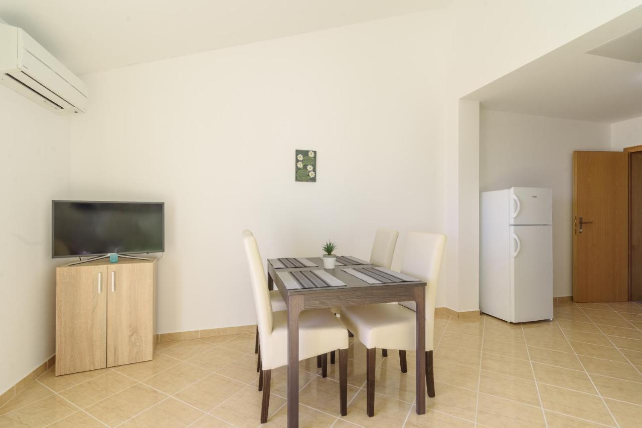 Apartmani Emil تروغير المظهر الخارجي الصورة