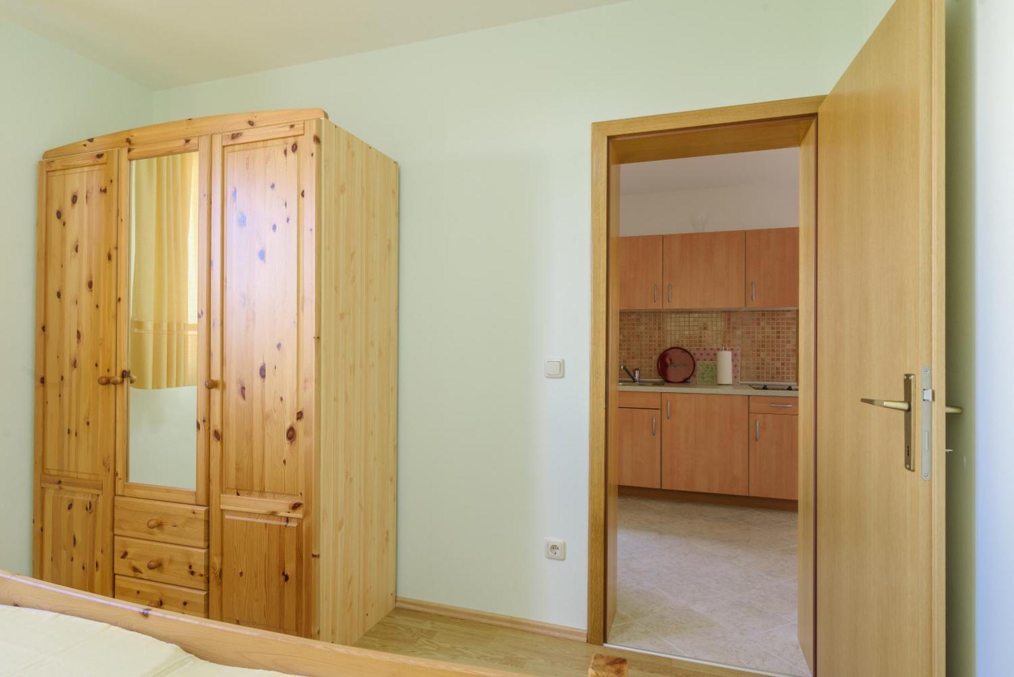 Apartmani Emil تروغير المظهر الخارجي الصورة